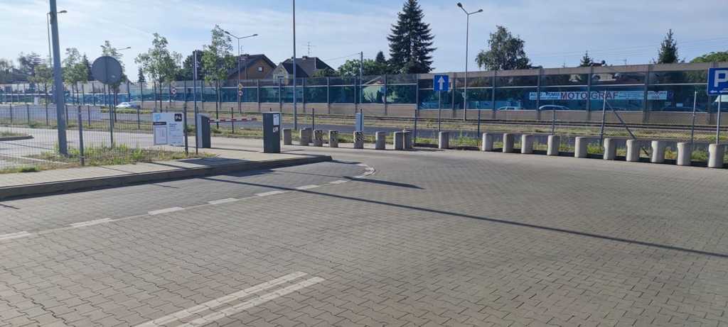 Zdjęcie Oficjalny parking P4 lotnisko Poznań